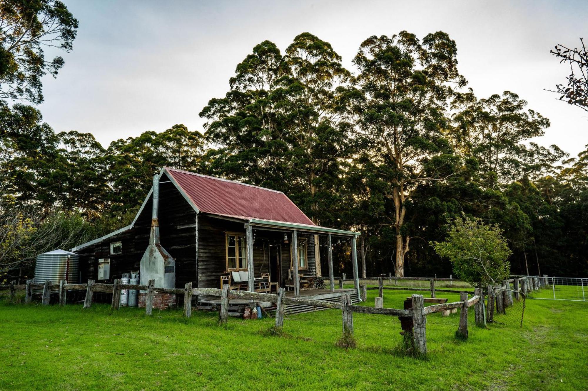 Cosy Farmstay: Green Cabin At Whispering Woods Beedelup 外观 照片