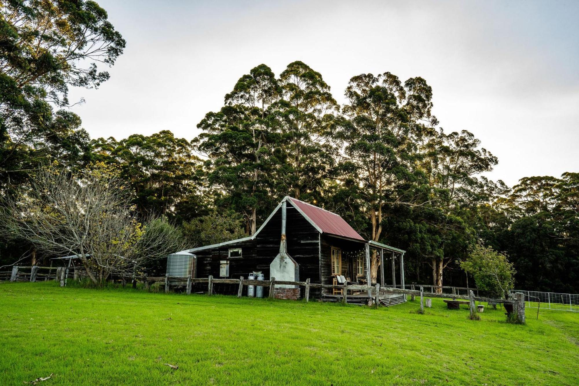Cosy Farmstay: Green Cabin At Whispering Woods Beedelup 外观 照片